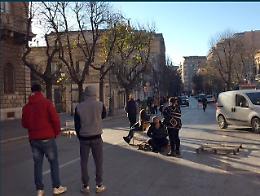 Residenti ex distretto militare bloccano Corso Garibaldi