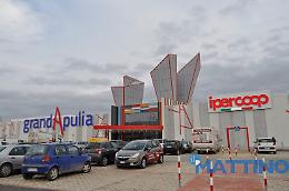 "Fregatura" GrandApulia nel giorno d'inizio saldi: centro commerciale senza corrente elettrica