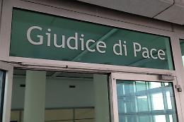 Giudici di pace contro il ministro Orlando: da lunedì le toghe incrociano le braccia