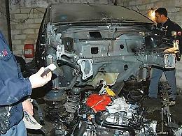 Foggia, furti d'auto e riciclaggio: in tre finiscono in carcere