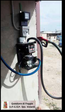 Quattromila litri di gasolio agevolato stipati in un garage: denunciato camionista 