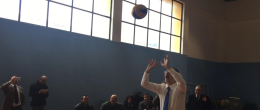 Il palleggio del governatore: a Sarconi partita di volley con gli studenti