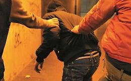 Via Scillitani: in tre circondano e rapinano  cellulare a 14enne