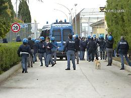 Cara Borgo Mezzanone, blitz della Polizia di Stato: venti arresti