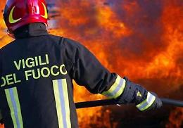 San Giovanni Rotondo: container edile avvolto dalle fiamme 