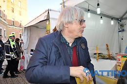 «La Fase 2 di Conte sembra scritta da Capre». Sgarbi vuole riaprire la Basilicata