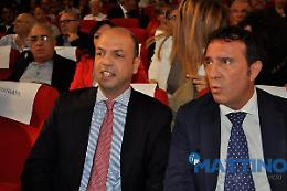 Il salto della quaglia di Cassano: da Forza Italia a Ncd e ritorno. Per salvare la poltrona in Parlamento