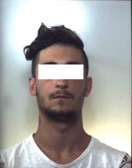 Uno si avventa contro i carabinieri dopo una rissa, l’altro picchia i genitori:  doppio arresto a Trinitapoli
