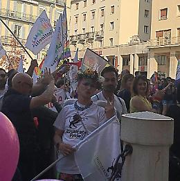 Potenza divisa tra Onda Pride e popolo della famiglia