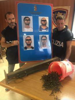 Assalto al bancomat della Credem, tornano nel covo ma cadono nella trappola della polizia: 4 arresti 