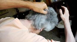 Rapinano in casa un'anziana invalida: arrestato 17enne 