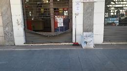 Corso Roma, svaligiato negozio di telefonini: ingente il bottino 