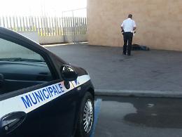 Presidio Polizia Locale al Terminal Bus di Foggia: fa pipì in strada, daspato cittadino straniero 