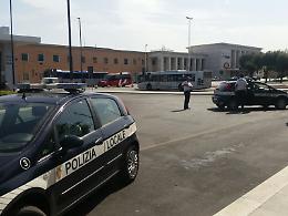 Foggia, senegalese irregolare aggredisce vigile urbano. Il sindaco: «Prepotenza e violenza intollerabili»