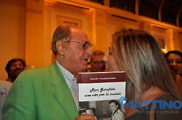 Show di Renzo Arbore a Foggia per il suo maestro Rico Garofalo: «Il grande Carosone foggiano»