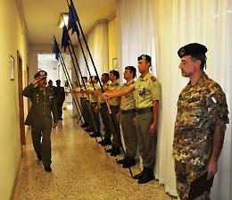 Potenza, il generale Margotti passa in rassegna i militari della De Rosa