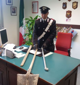 Rissa a colpi di spranga e pala nella Bassa Reggiana: arrestati due materani