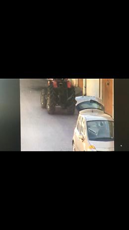 Truffe on line, rubano trattori e li rivendono sul web: 4 arresti