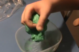 La bimba di Matera ha ingerito lo slime fatto in casa? Gli sviluppi dell'inchiesta della Procura di Roma