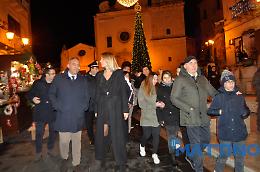 Candela accende la magia del Natale: le foto dell'evento 