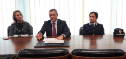 Falsi contratti per importare immigrati: sei arresti