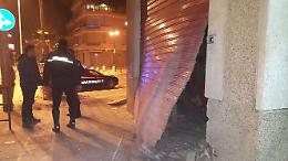 Cagnano Varano, bomba distrugge ingresso di una ditta in Via Ungaretti