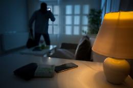 Via Manfredi: furto in casa da 10mila euro