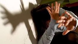 Potenza, picchiata per anni da marito e figlio: arrestati 