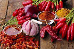 Curcuma, zenzero, peperoncino e aglio: le infiammazioni non hanno scampo