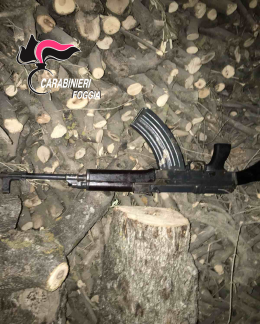 Agguato a Cerignola, arrestati padre e figlio: detenevano un Kalashnikov