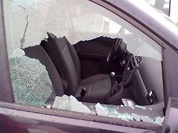 San Nicandro Garganico, litiga con il fratello e gli sfonda finestrino auto: arrestato