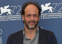 Luca Guadagnino si scopre di San Fele e aspetta i quattro Oscar ai quali è candidato il suo film 