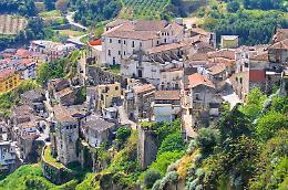 A Pasqua la sfida italiana per "Il borgo dei borghi": la Basilicata in gara con Tursi