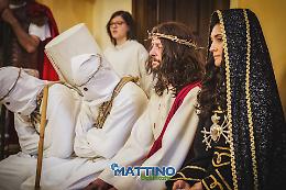 A Barile un calvario di quattro secoli con tre Cristo portati alla croce