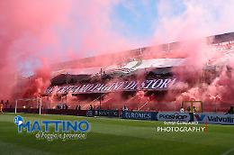 I fumogeni rossoneri col Bari costano caro al Foggia Calcio: 8mila euro di ammenda dalla Lega