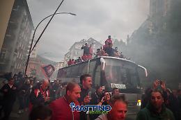 In città è tutto rossoblù. I tifosi accolgono i leoni di ritorno da Molfetta: Potenza festeggia e sogna già la Serie C