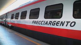 Potenza, nigeriano sorpreso senza biglietto sul treno aggredisce gli agenti polfer