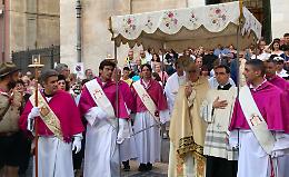 Corpus Domini, l'arcivescovo di Foggia Pelvi: «Domandiamoci: in questa città, siamo liberi o siamo schiavi?»