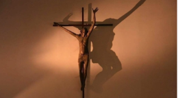 "Giù le mani dal crocifisso della chiesta di Sant'Antonio": petizione on line per salvare l'opera di Padre Guglielmo Schiavone