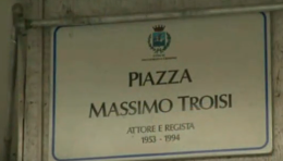 Oggi nasce Garibaldi, cacciato dalla piazza di San Giorgio a Cremano per fare posto a Massimo Troisi
