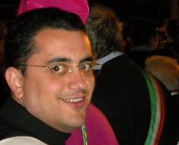 L'inchiesta su Pittella, il segretario del vescovo di Matera chiese una raccomandazione al commissario Asm per sua sorella