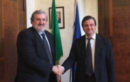 Martina ci prova ma il Pd è in stato confusionale: cazzotti su Twitter tra Calenda, Emiliano e compagni (anche foggiani)