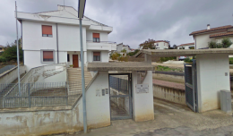 Terremoto. A Montecilfone, epicentro del sisma, cede l'ex caserma dei Carabinieri. Gente in strada, turisti sul lungomare molisano lasciano gli alberghi