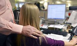 Stalking e molestie su minorenne, arrestato insegnante nel Potentino