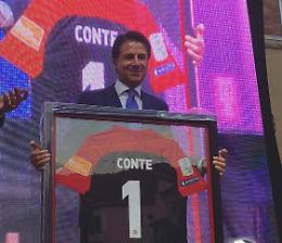 Conte a Volturara, dove è nato: «Per uscire dall'isolamento delle aree interne occorre fare sistema»