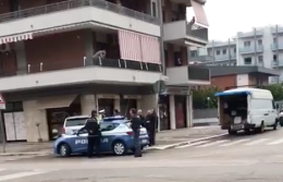 Foggia, Polizia e Vigili Urbani setacciano i commercianti abusivi di Rione Martucci