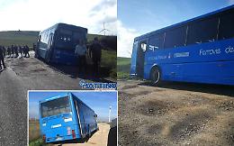 Autobus di studenti fuori strada sulla Rocchetta-Lacedonia, Gatta: «Metterò fine a questa vergogna»