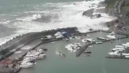 Mareggiata a Maratea, Tisci: «Alla prima raffica di vento di nuovo danni al Porto»
