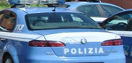 Ferito ad una mano  aggredisce poliziotti e medici del 118 intervenuti per soccorrerlo: arrestato 