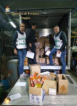 San Severo: oltre una tonnellata di 'botti di fine anno' sequestrata dalla Guardia di Finanza 